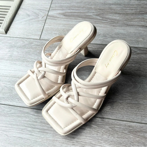 Circus by Sam Edelman Shoes - Circus by Sam Edelman Savanna Sqaure  Toe Strappy Sandal in Vanilla Bean